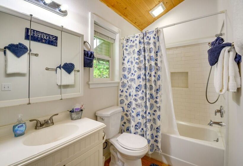 Serene Copalis Beach Getaway: Walk To Beach!