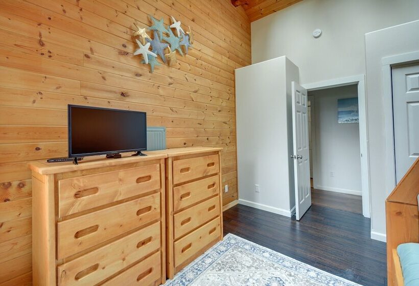 Serene Copalis Beach Getaway: Walk To Beach!