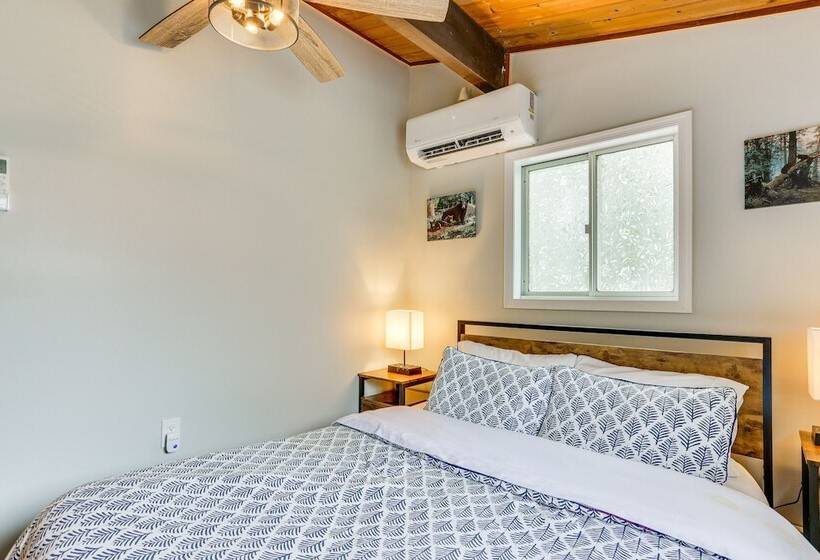 East Stroudsburg Home Near Skiing & Del Water Gap!