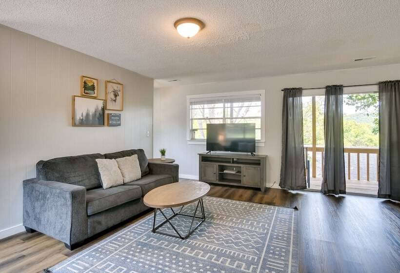 Serene Kimberling City Retreat W/ Boat Dock & Slip