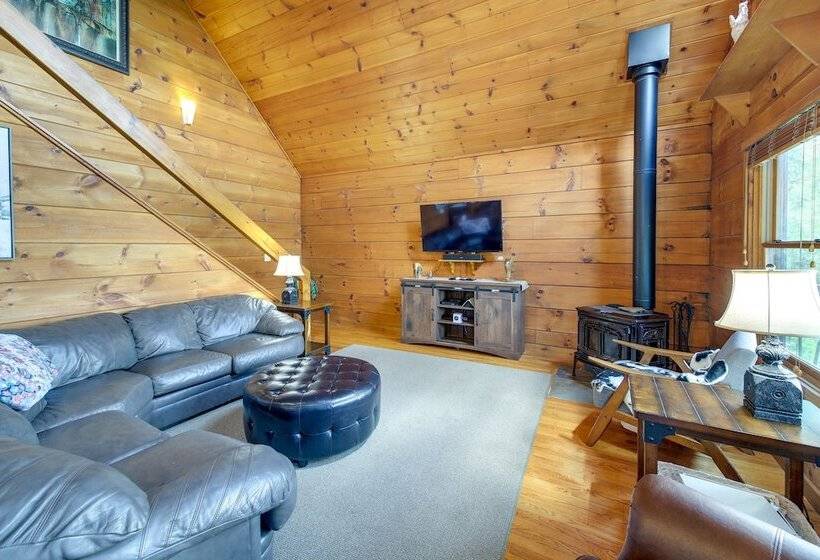 Sevierville Cabin W/ Hot Tub & Mountain View Deck