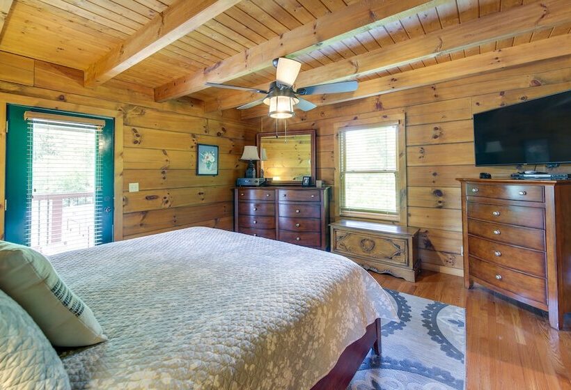 Sevierville Cabin W/ Hot Tub & Mountain View Deck