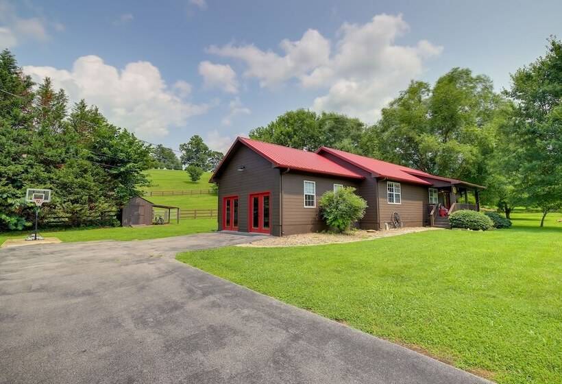 Sevierville Cabin W/ Private Hot Tub & Fire Pit