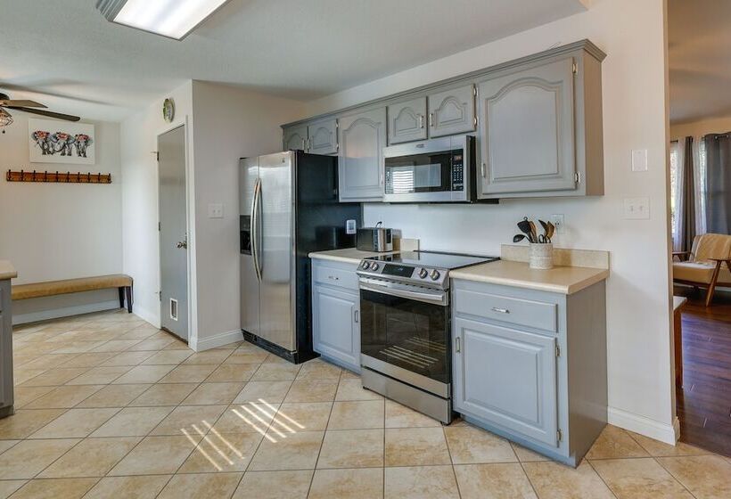 Single Story Webb City Home W/ Deck & Gas Grill!