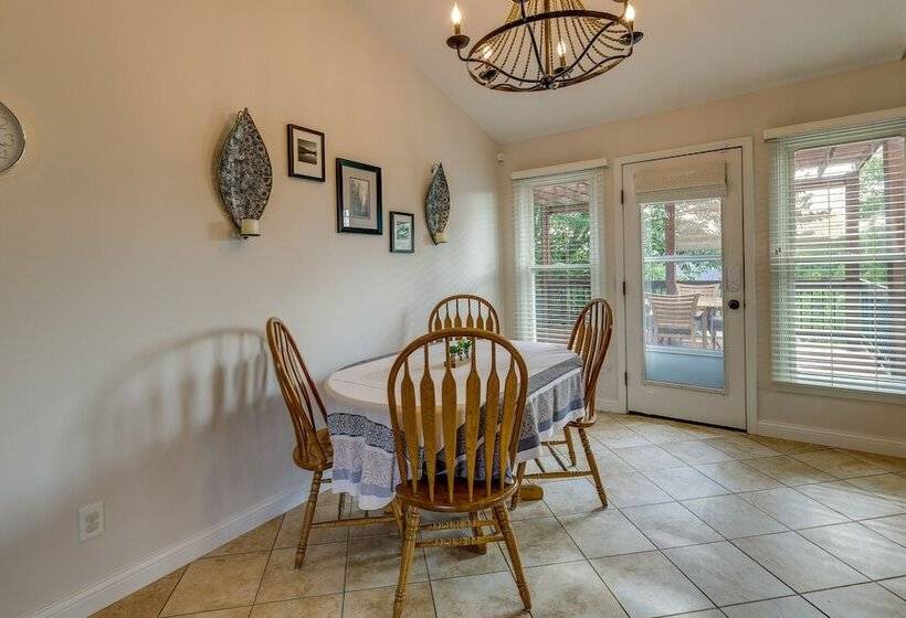 Single Story Webb City Home W/ Deck & Gas Grill!