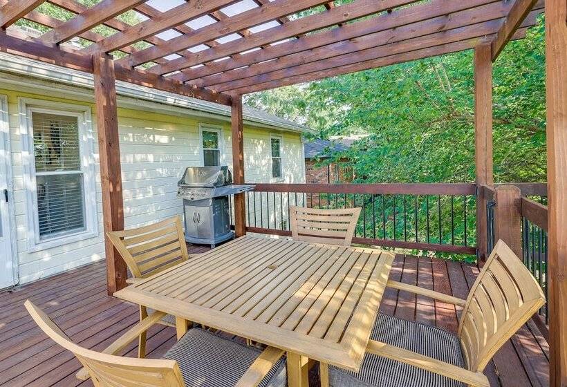 Single Story Webb City Home W/ Deck & Gas Grill!