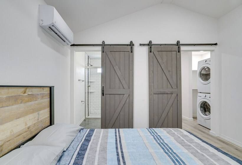 Sleek + Modern El Paso Retreat ~ 6 Mi To Downtown!