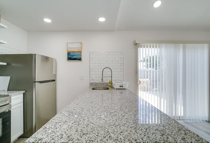 Sleek + Modern El Paso Retreat ~ 6 Mi To Downtown!