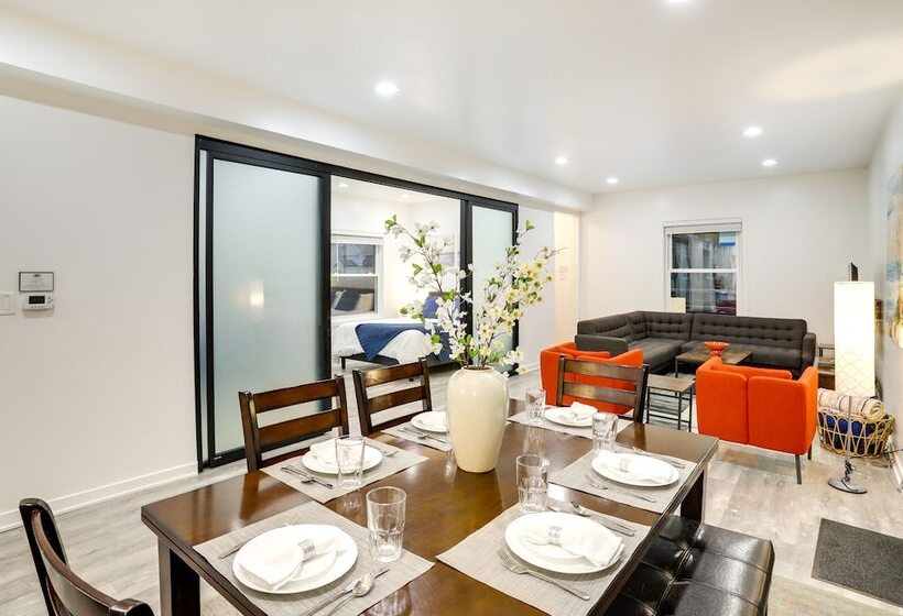 South Haven Oasis   Private Hot Tub, Pool & Grill!