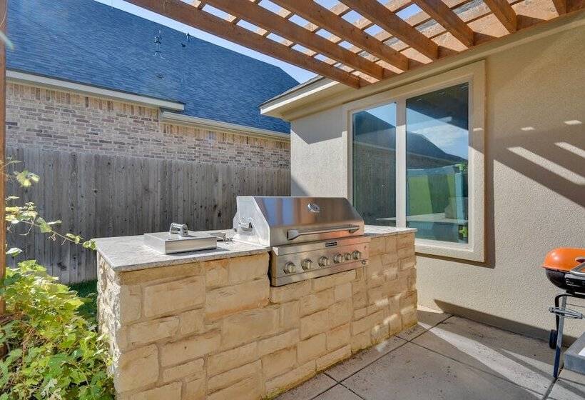 Spacious Amarillo Home: 6 Mi To Downtown!