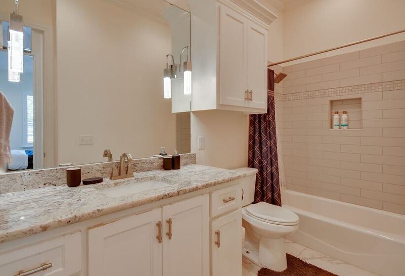 Spacious Amarillo Home: 6 Mi To Downtown!