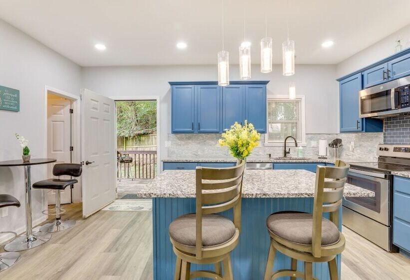 Spacious Atlanta Home ~ 2 Mi To Downtown!