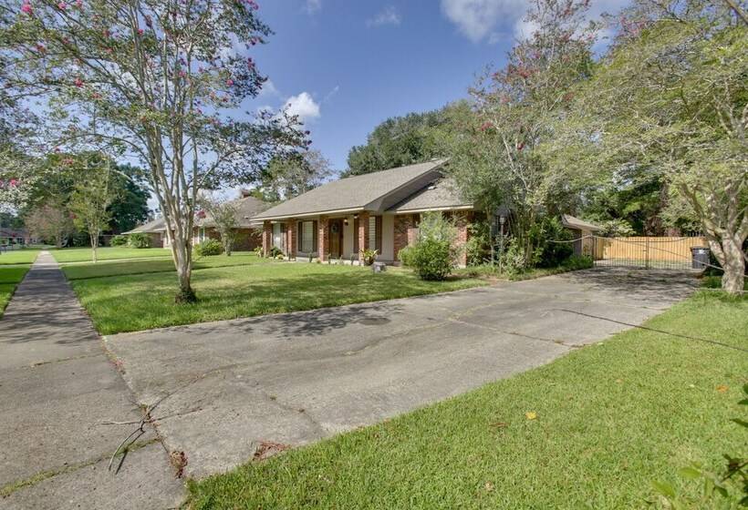 Spacious Baton Rouge Home Rental: 12 Mi To Lsu!