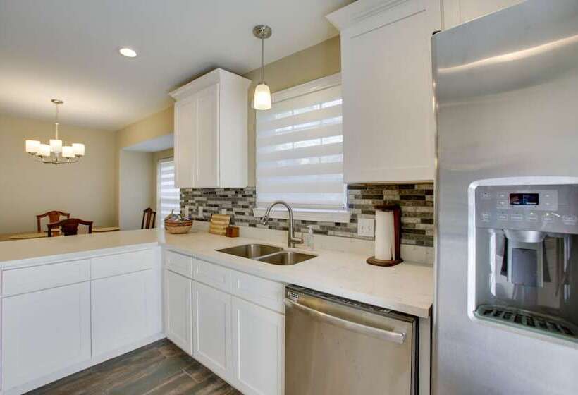 Spacious Baton Rouge Home Rental: 12 Mi To Lsu!