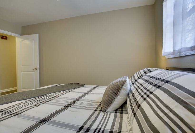 Spacious Baton Rouge Home Rental: 12 Mi To Lsu!