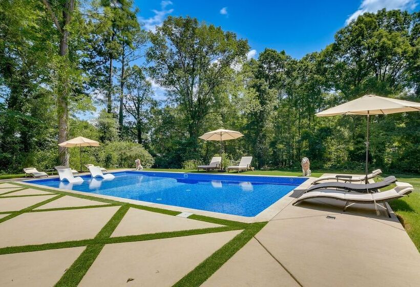 Spacious Durham Home W/ Fire Pit & Hot Tub!