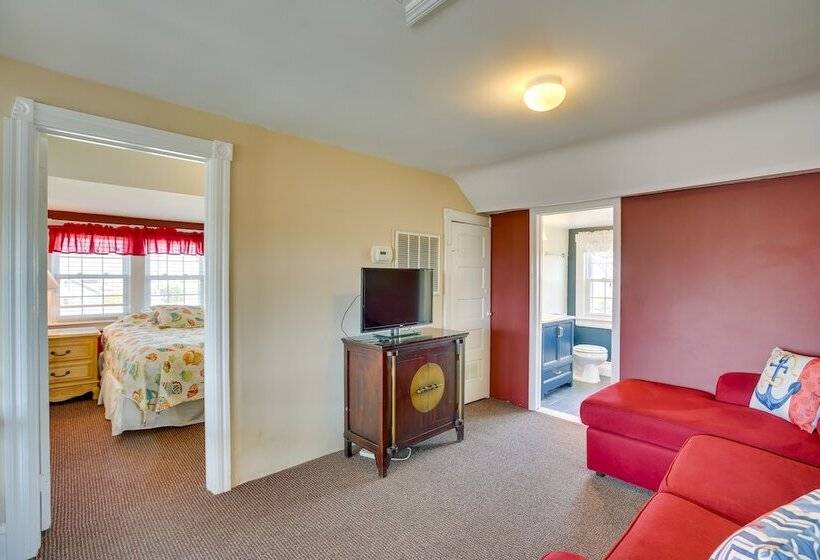 Spacious Jersey Shore Getaway: Walk To Beach!