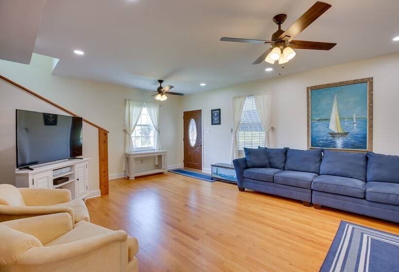 Spacious Jersey Shore Getaway: Walk To Beach!