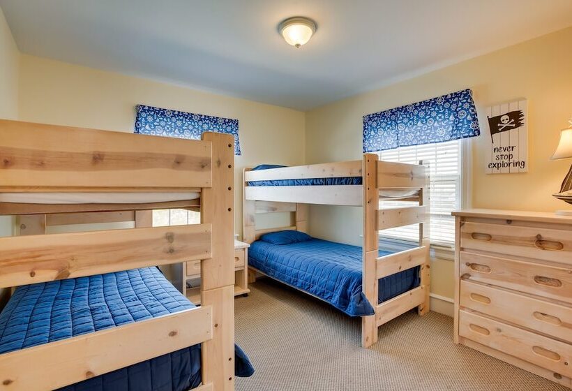 Spacious Jersey Shore Getaway: Walk To Beach!