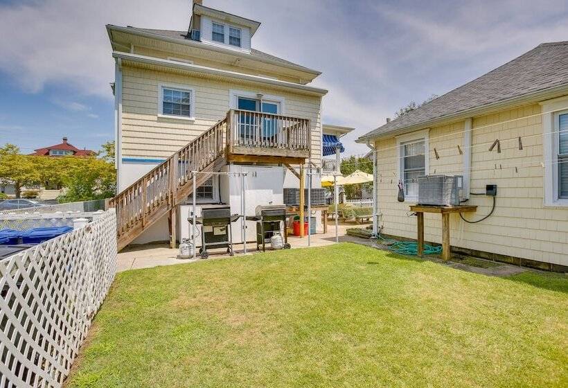 Spacious Jersey Shore Getaway: Walk To Beach!