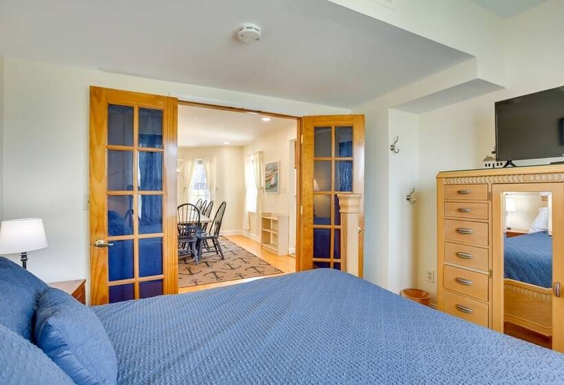 Spacious Jersey Shore Getaway: Walk To Beach!