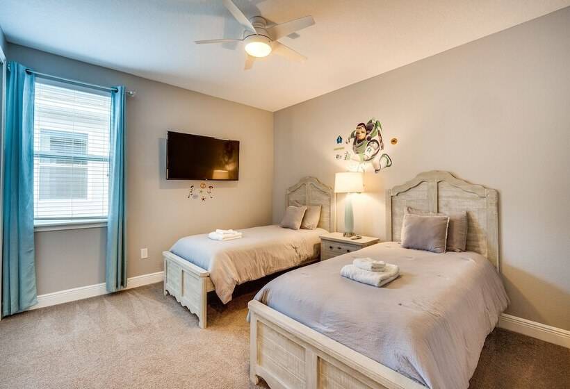 Spacious Kissimmee Escape, Close To Disney World!