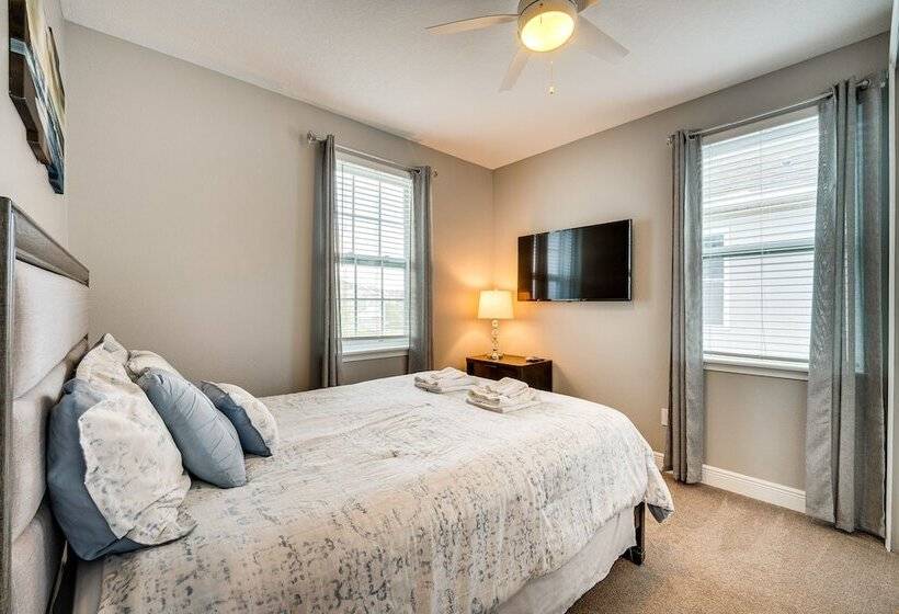 Spacious Kissimmee Escape, Close To Disney World!