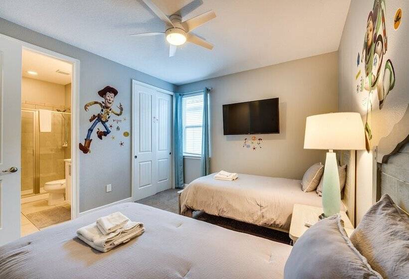 Spacious Kissimmee Escape, Close To Disney World!