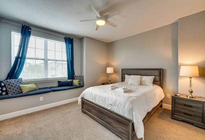 Spacious Kissimmee Escape, Close To Disney World!