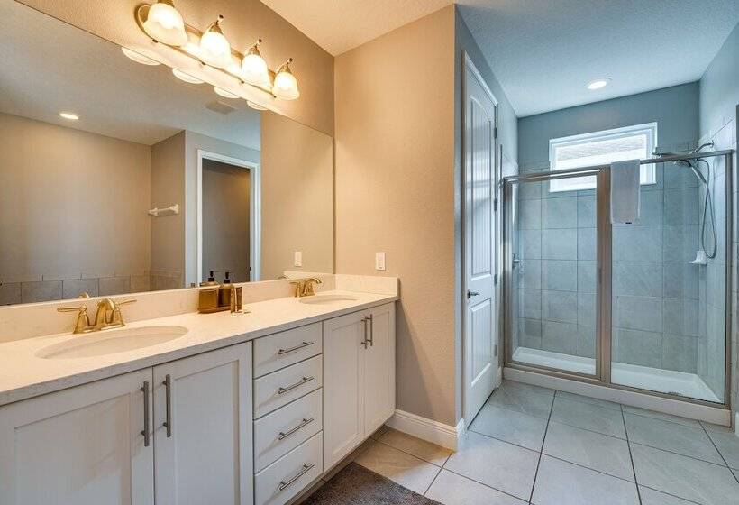 Spacious Kissimmee Escape, Close To Disney World!