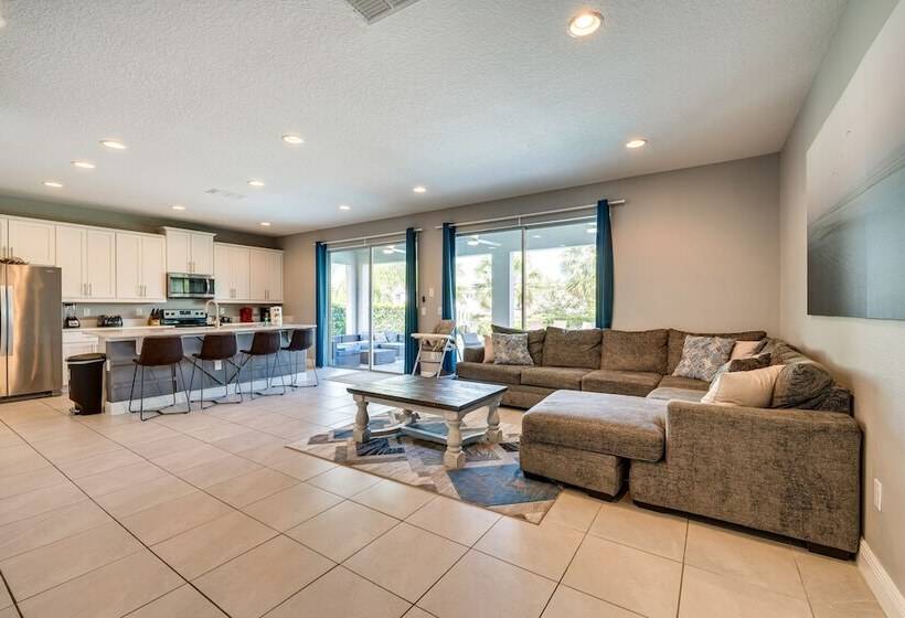 Spacious Kissimmee Escape, Close To Disney World!