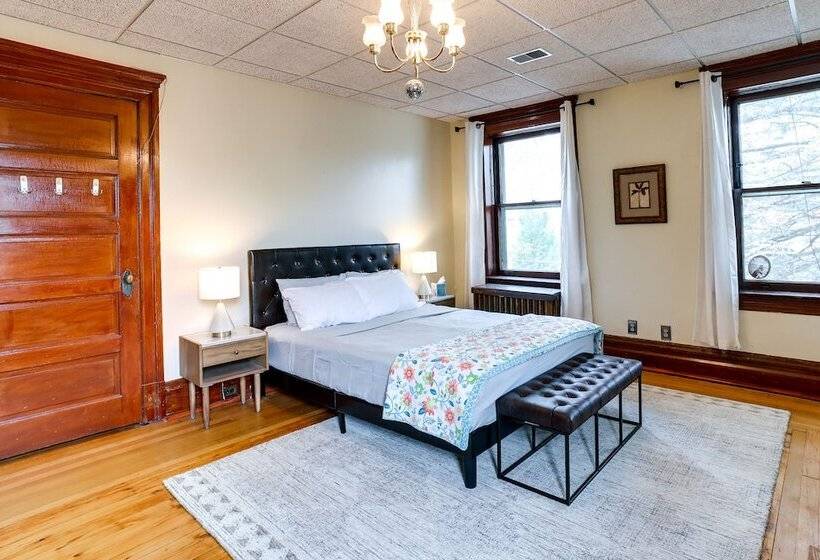 Spacious Pittsburgh Rental: Walk To Frick Park!