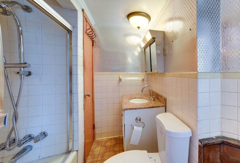 Spacious Pittsburgh Rental: Walk To Frick Park!