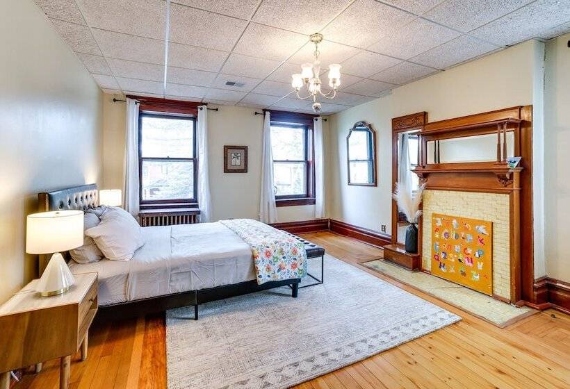Spacious Pittsburgh Rental: Walk To Frick Park!