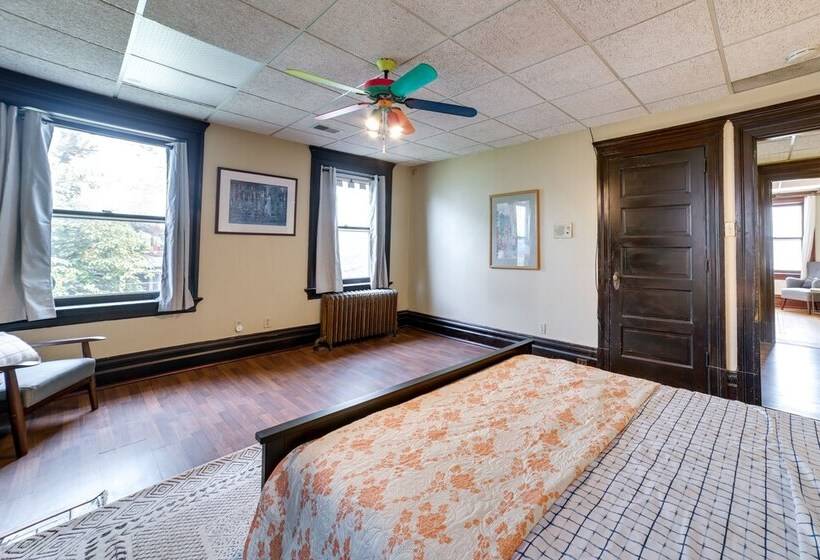 Spacious Pittsburgh Rental: Walk To Frick Park!