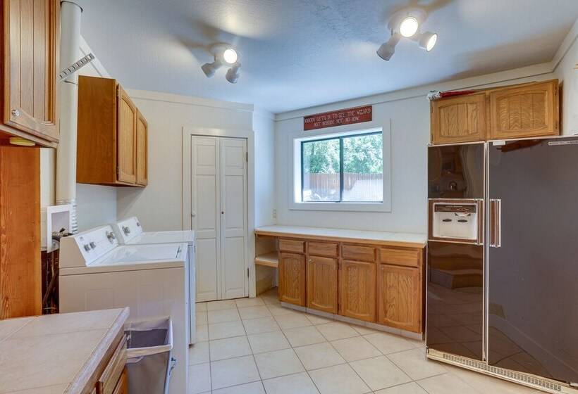 Spacious Tahoe City Retreat < 2 Mi To Lake Tahoe!