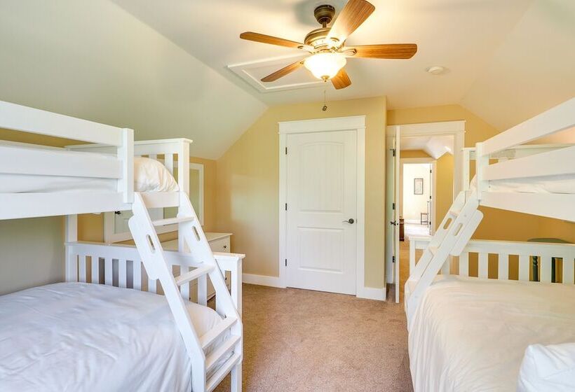 Spacious Utah Retreat W/ Deck, Grill & Fire Pit!