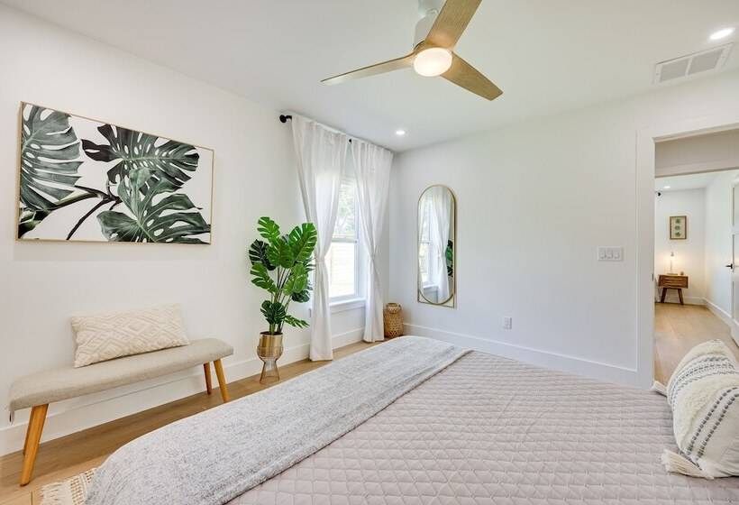 St Augustine Home W/ Patio   1 Mi To Beaches!