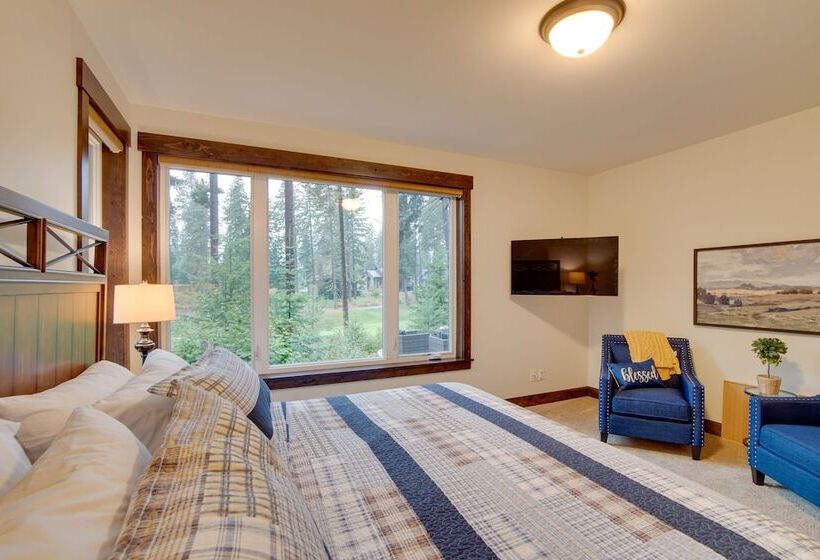 Stunning Cle Elum Retreat W/ Fire Pit & Hot Tub!