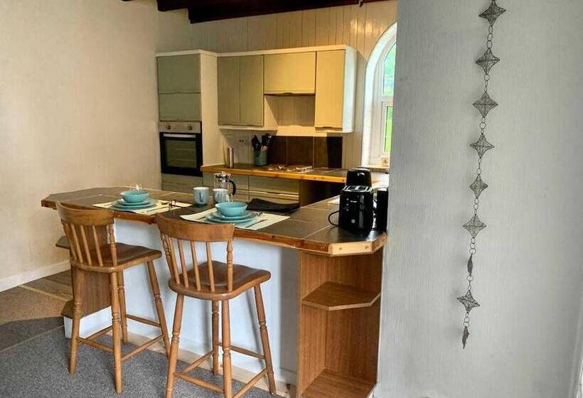 Cottage In Kilmun, Argyll   2 Bedrooms, Sleeps 2