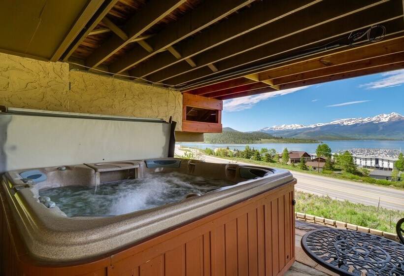 Hot Tub & Views: Summit County Ski Getaway!
