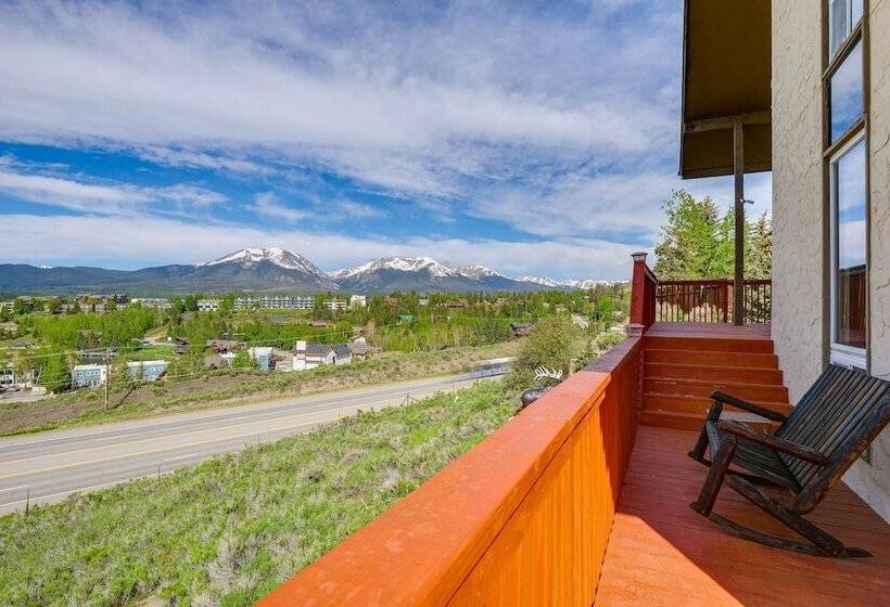 Hot Tub & Views: Summit County Ski Getaway!