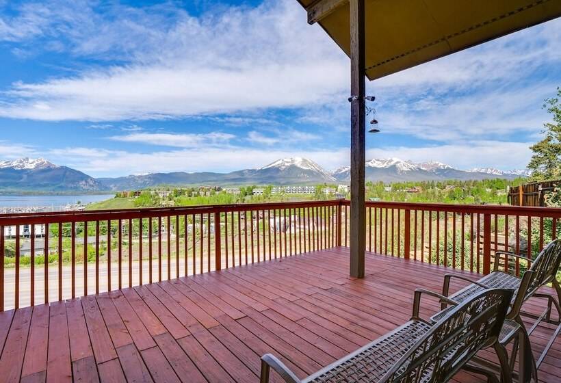 Hot Tub & Views: Summit County Ski Getaway!