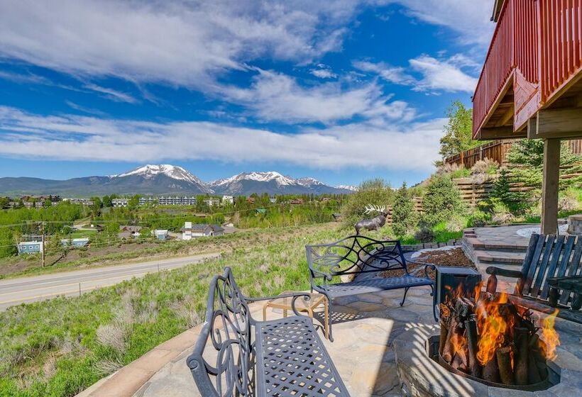 Hot Tub & Views: Summit County Ski Getaway!