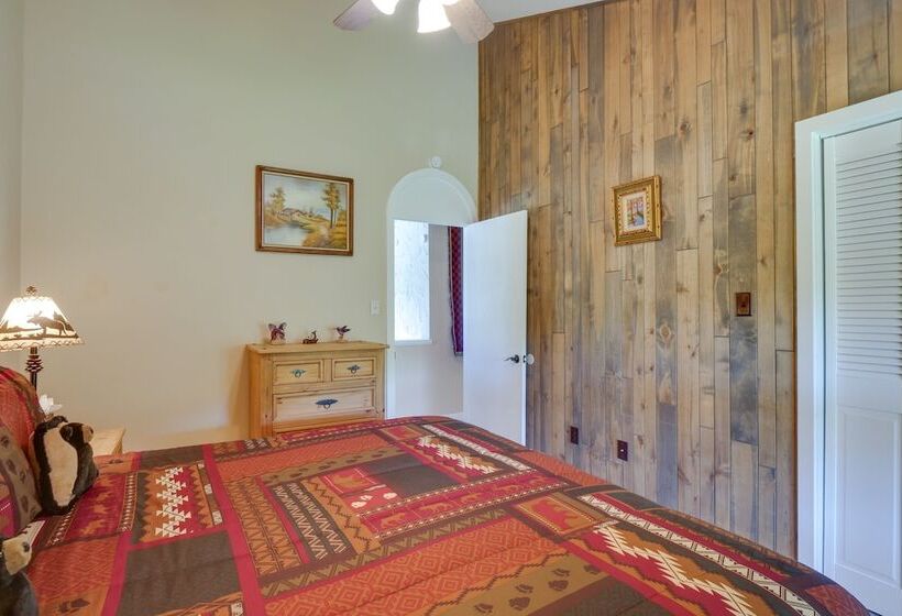 Hot Tub & Views: Summit County Ski Getaway!