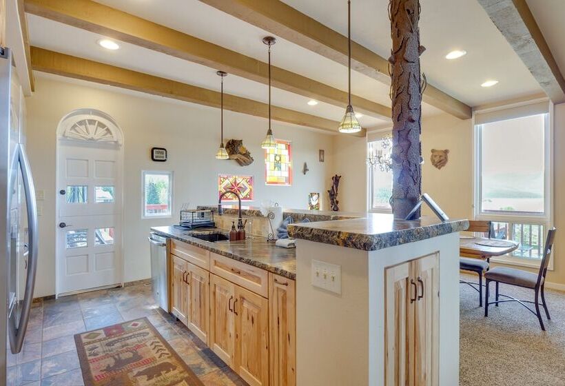 Hot Tub & Views: Summit County Ski Getaway!