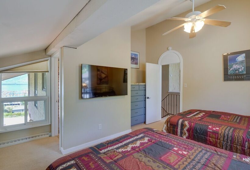 Hot Tub & Views: Summit County Ski Getaway!