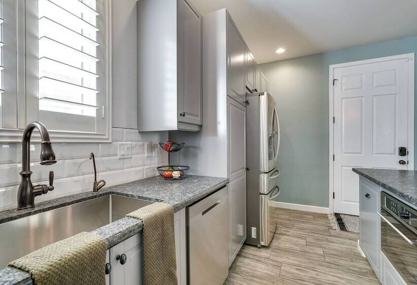 Sun Kissed Lake Havasu City Oasis W/ Private Pool