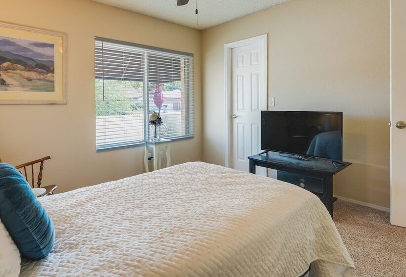 Sun Lakes Home In Retirement Community W/ 3 Pools