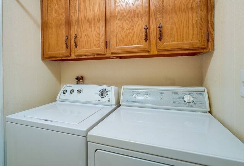 Sun Lakes Home In Retirement Community W/ 3 Pools